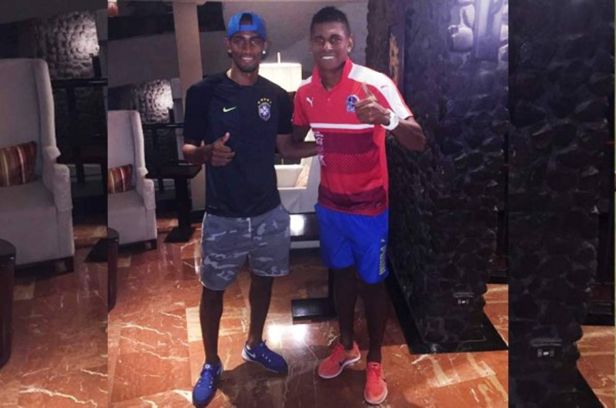 Jerry Bengtson sorprende al llegar a concentración de Olimpia en Costa Rica