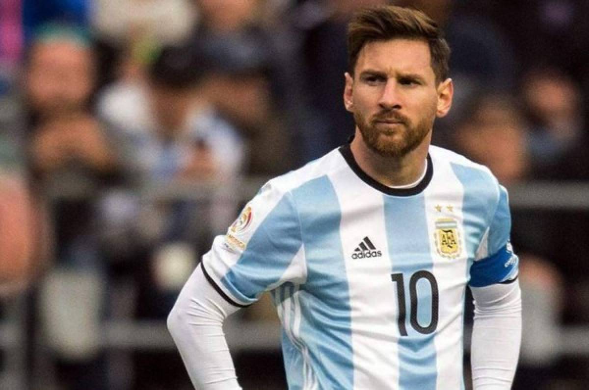 Un pantalón y un escudo: la foto de Messi que ilusiona a los argentinos