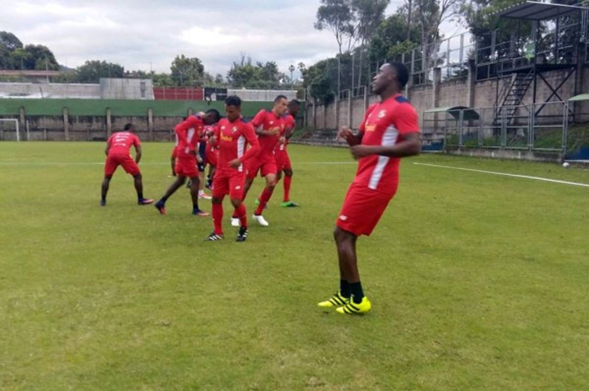 Panamá se instala en San Salvador y comienza a pensar en Honduras