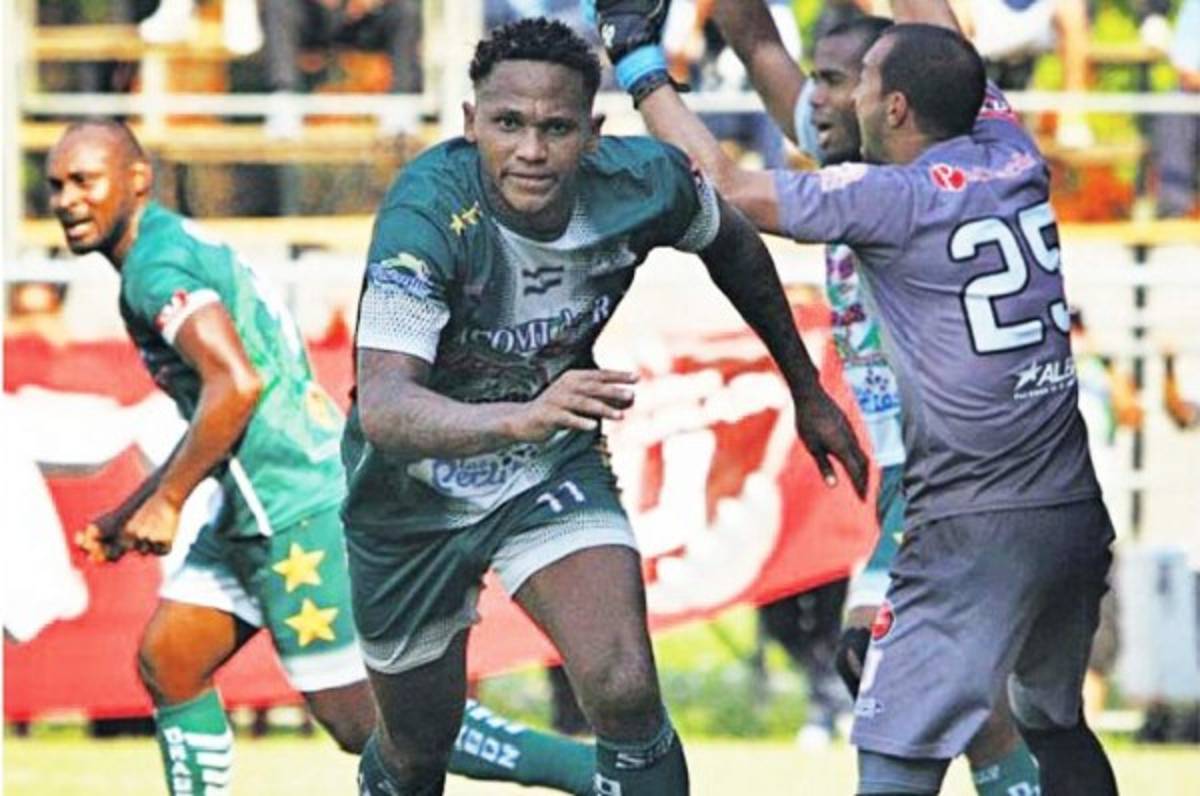 Georgie Welcome vuelve a anotar en el fútbol de El Salvador