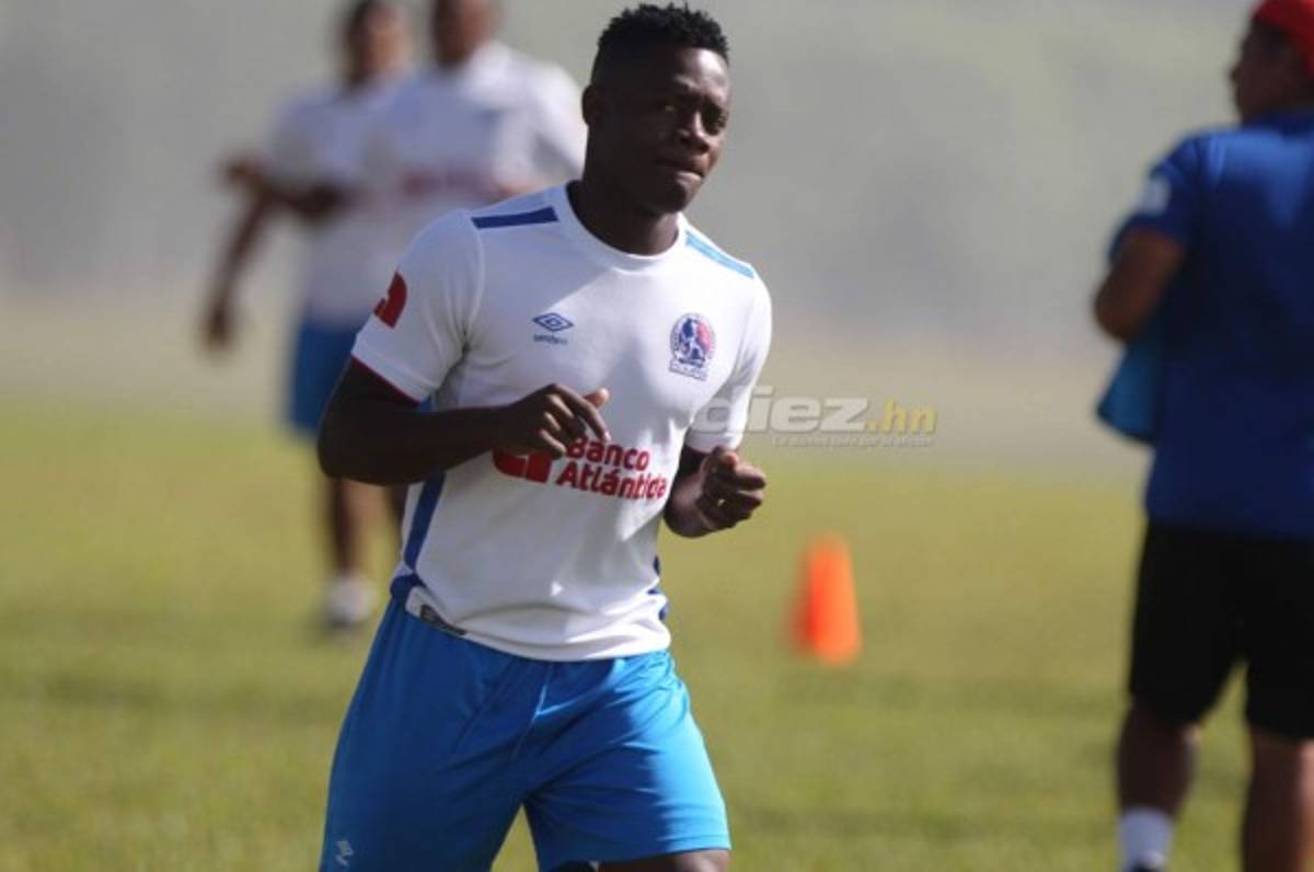 Júnior Lacayo: 'La Copa es buena oportunidad de sumar minutos y poder anotar goles'