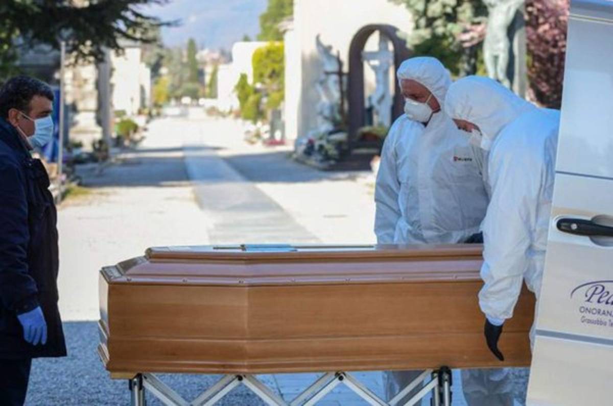 Italia registra 651 muertos en un día por brote de coronavirus