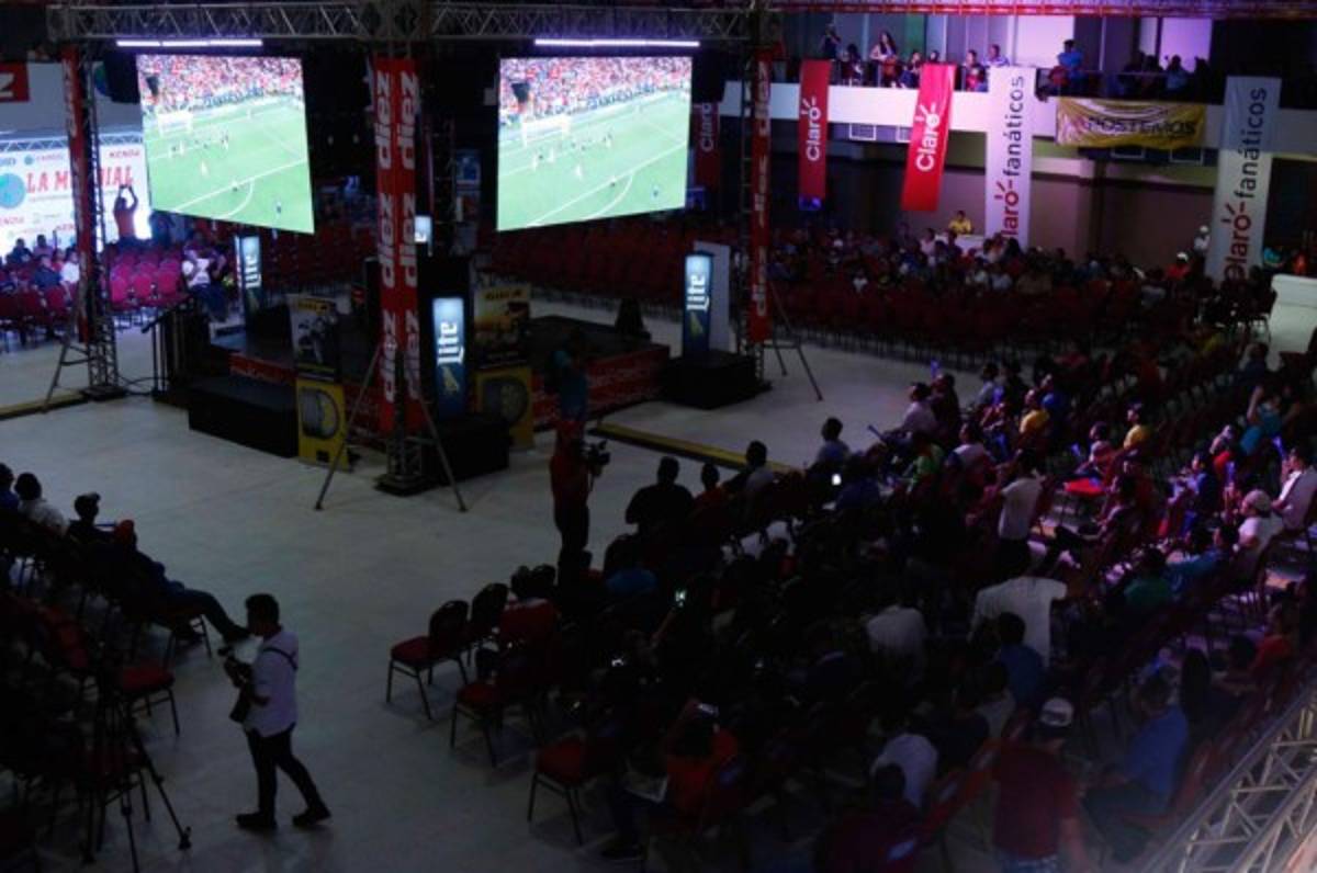 Así se vive en el estadio virtual de DIEZ la final entre Francia-Croacia