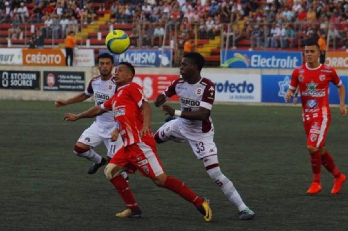 Rubilio Castillo anota, pero Saprissa pierde ante Santos Guápiles
