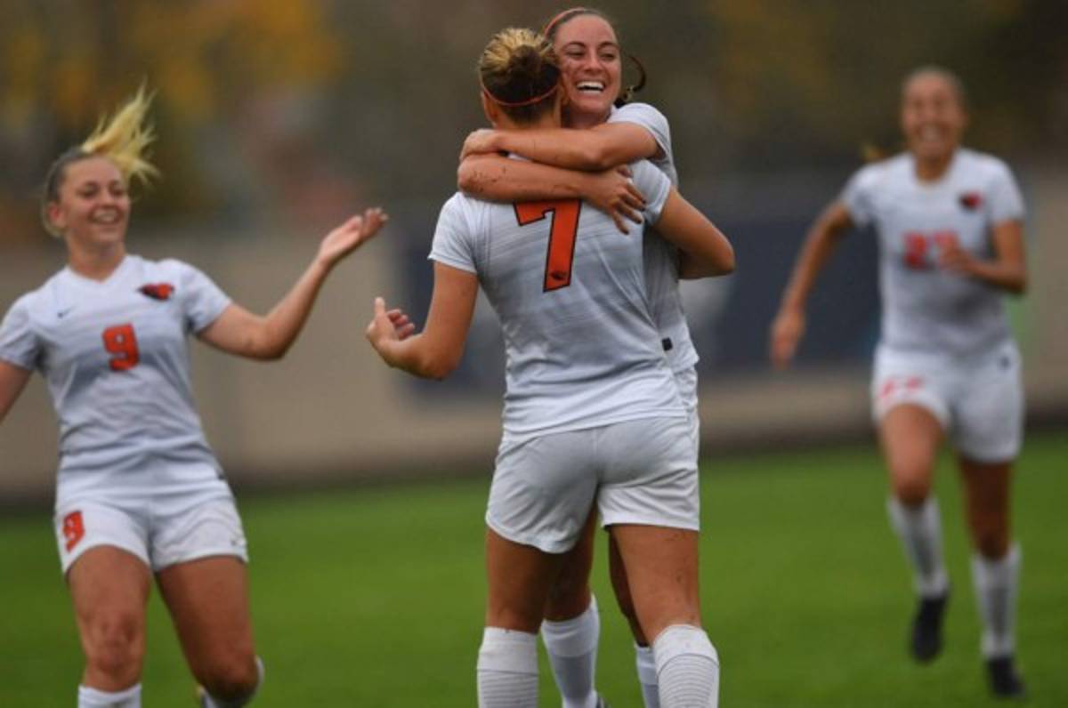 Presidente del Steaua Bucarest genera repudio tras discriminar el fútbol femenino