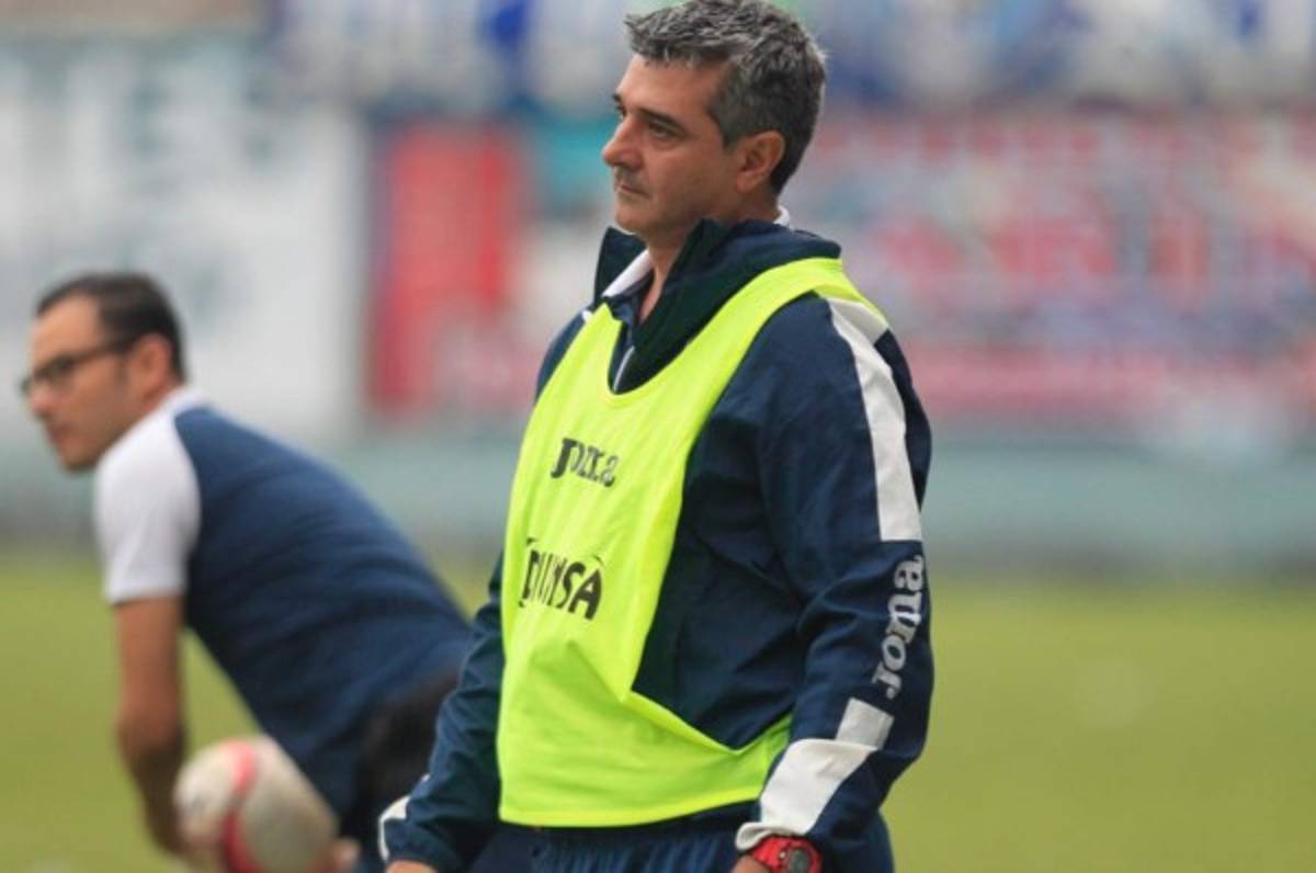 Diego Vázquez criticó fuertemente el arbitraje de Armando Castro en Juticalpa