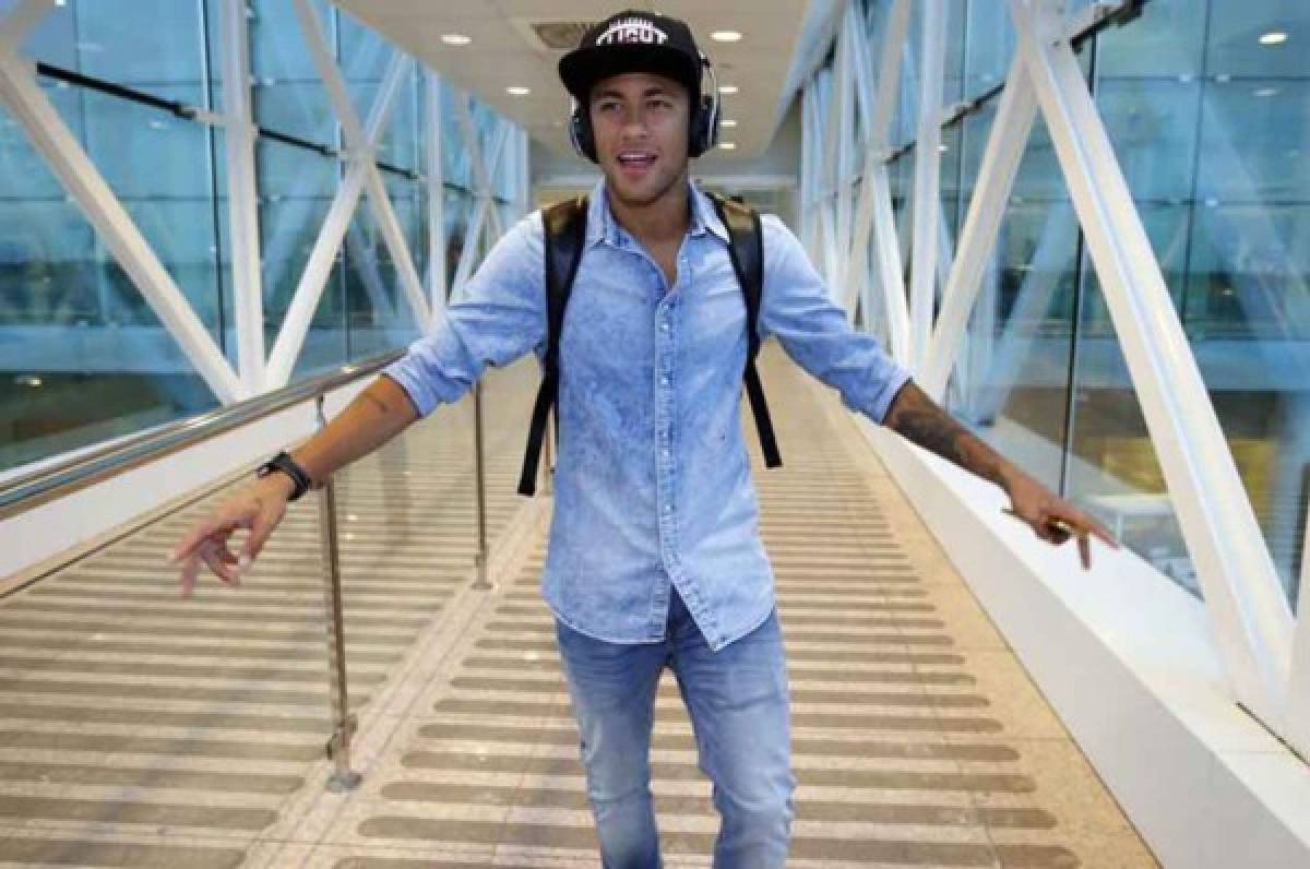 Neymar viaja a Portugal para estudiar su fichaje con el PSG