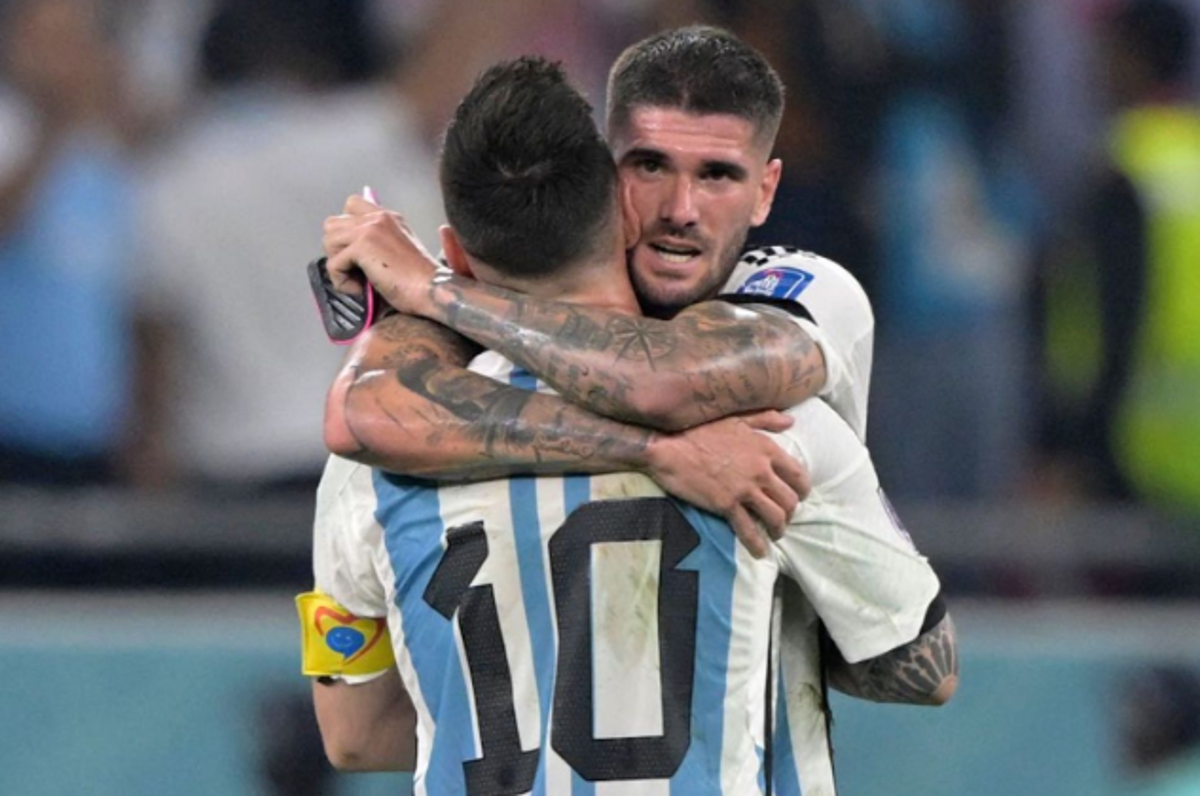 La triste noticia que recibió Rodrigo de Paul antes de la final del Mundial y la ‘estampita’ para no sentirse solo en Qatar