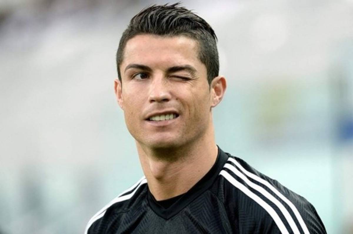 Cristiano Ronaldo se desnuda y 'calienta' las redes sociales