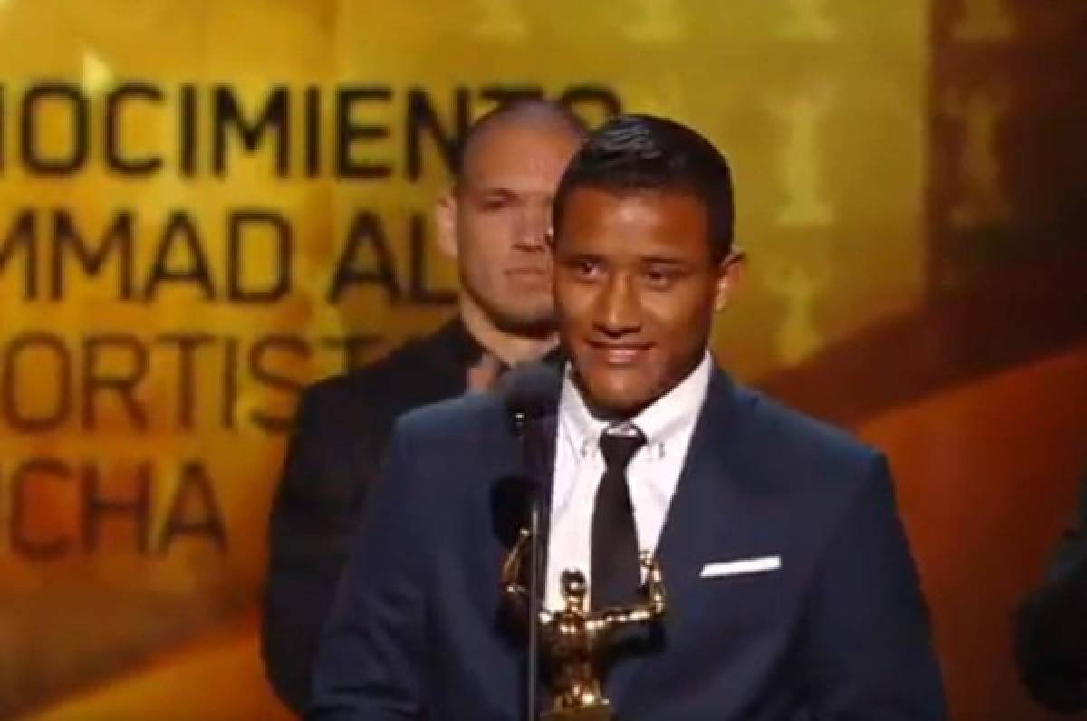 El hondureño Luis Garrido recibe premio de la cadena Univisión
