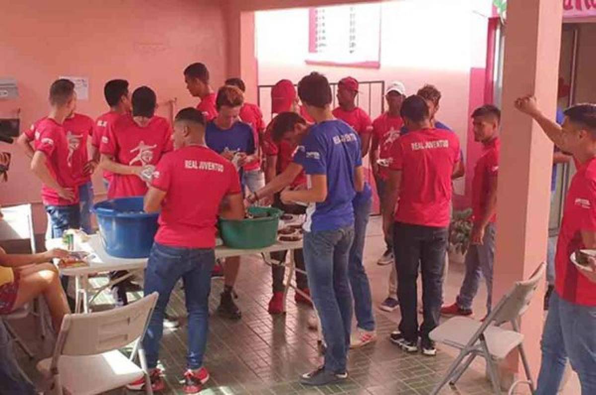 El notable gesto de jugadores del Real Juventud a Hospital en Santa Bárbara