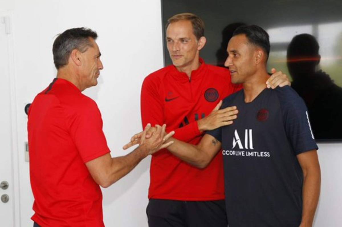 Keylor Navas ya se entrenó con el PSG y conoció a sus nuevos compañeros