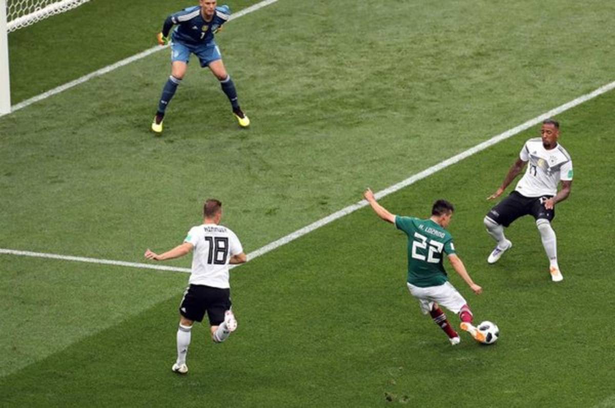 Chucky Lozano le anota golazo a Alemania en el Stadion Luzhniki