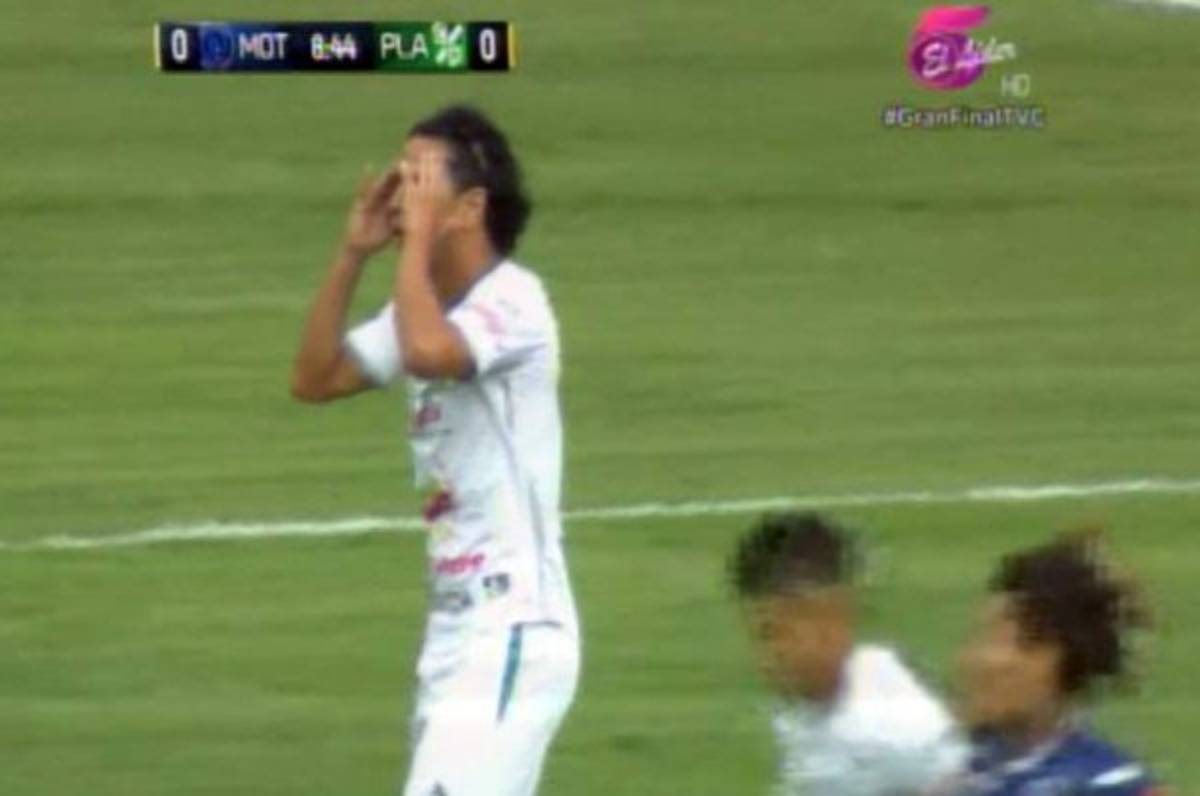VIDEO: ¡Luis Lobo falla el gol cantado del Platense!
