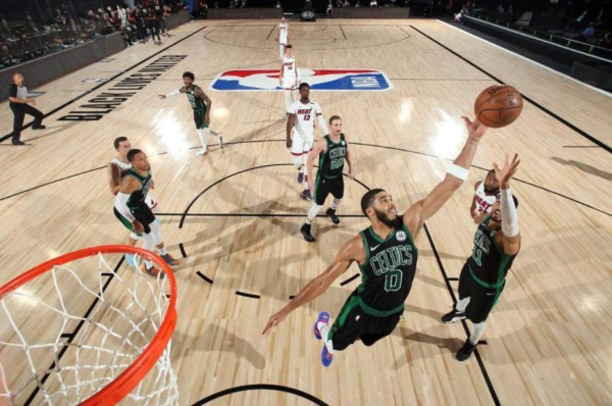 NBA: Tatum impide que los Celtics se hundan y Heat pierde su primera chance de cerrar su pase a las finales