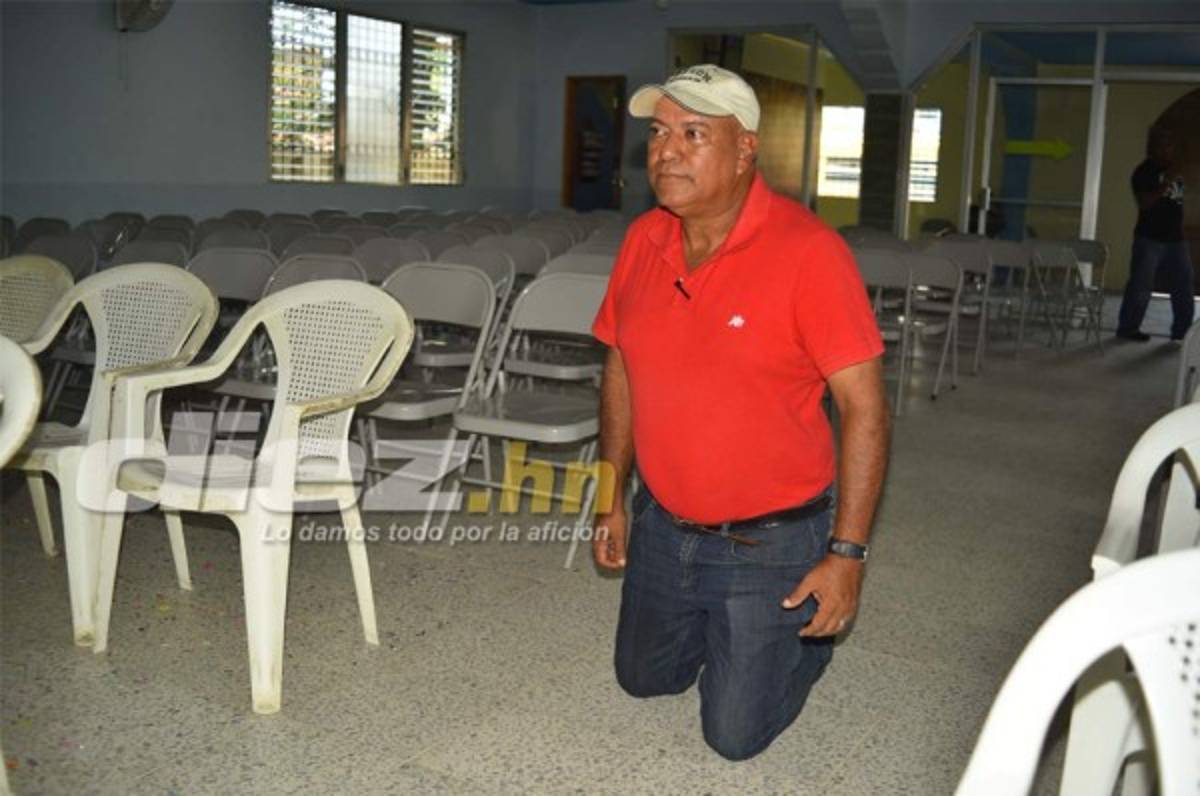 Técnico del Vida cumple promesa al salvar categoría en primera división