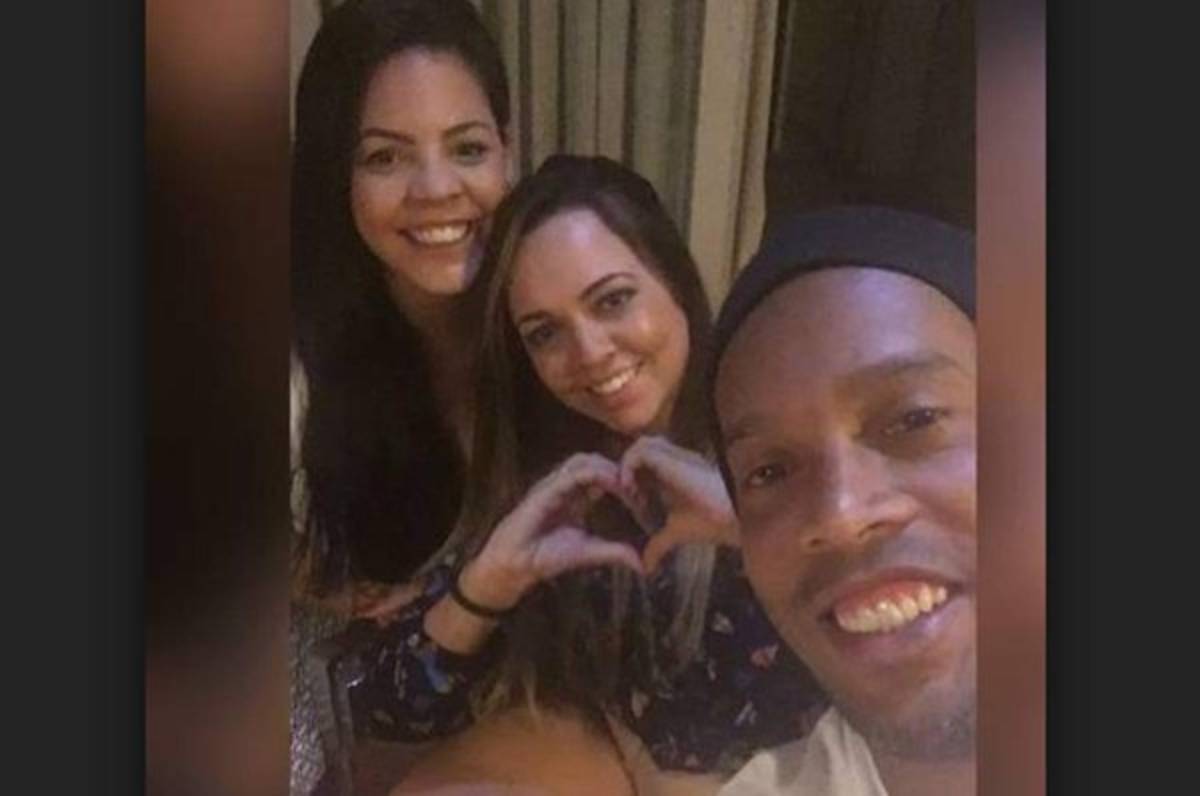 Ronaldinho desmiente que se casará con dos mujeres: ''Es la mayor mentiras de todas''