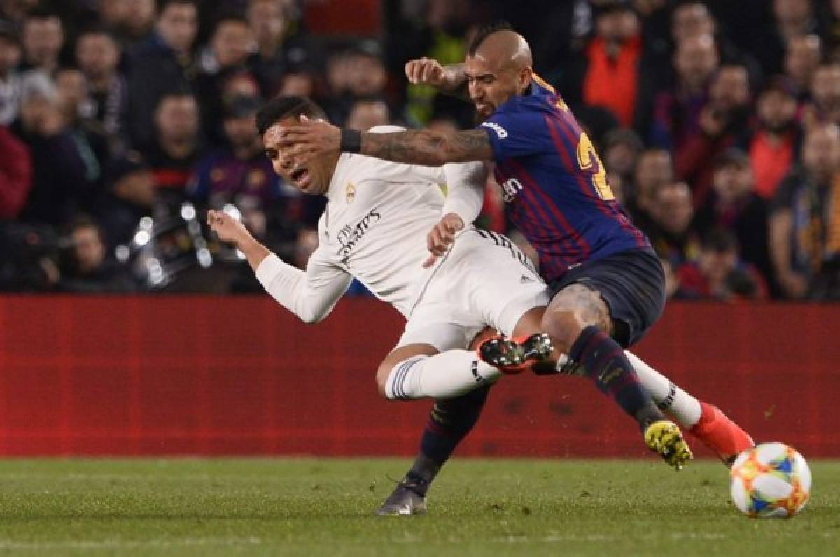 Fotos: Vidal se baja a Casemiro y la reacción de Messi al final del Clásico