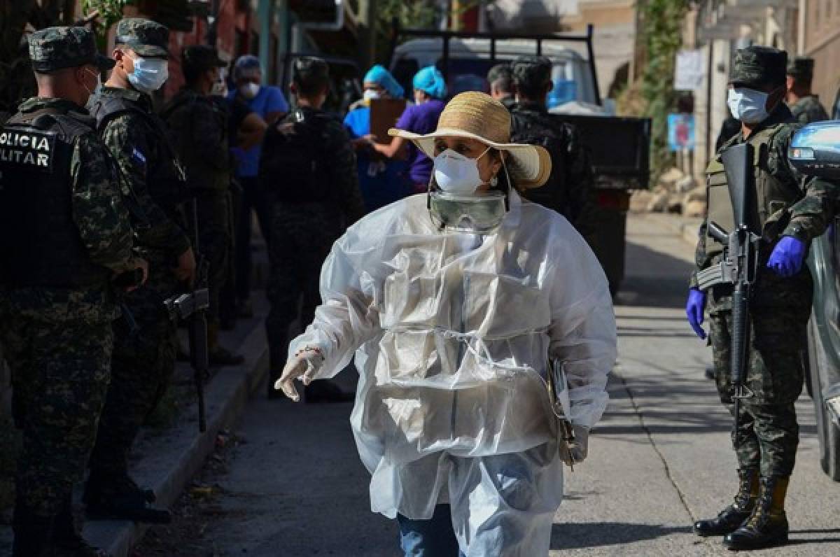 Tegucigalpa con colonias militarizadas, mercados con gente y calles desoladas