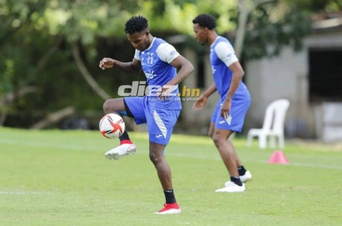 Así fue el entrenamiento de Honduras tras el desastre: Caras largas y charla del 'Bolillo' Gómez