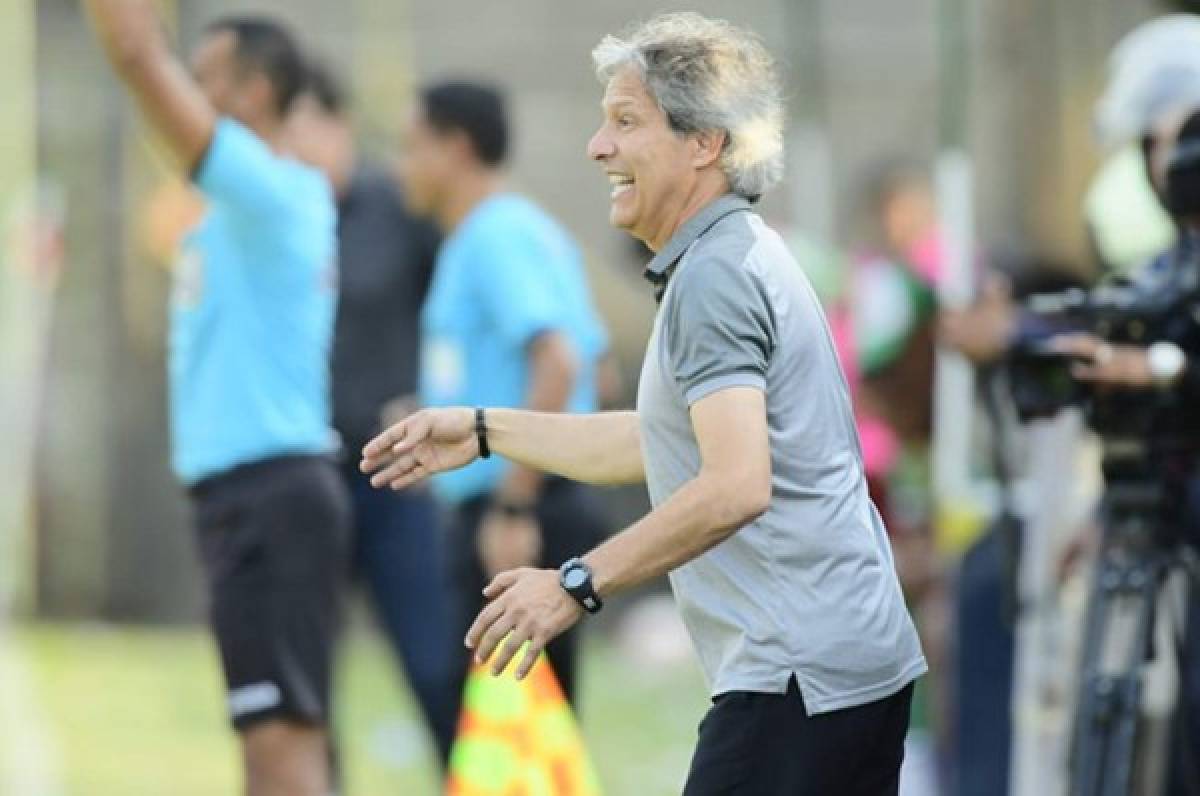Carlos Restrepo: 'Los árbitros deben mejorar para que el fútbol de Honduras crezca'