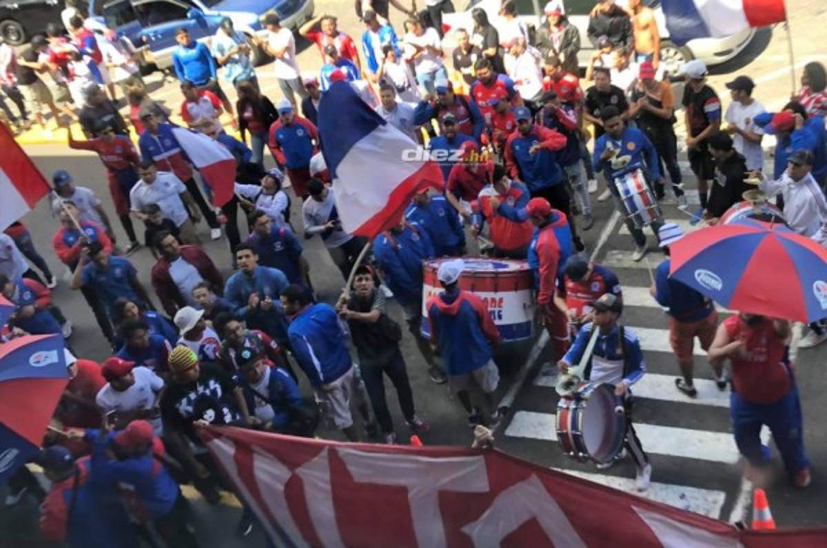 Fotos: Banderazo de la UltraFiel a Olimpia previo a su duelo contra Montreal Impact