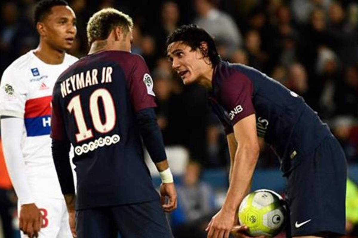 Thiago Silva: ''Le dije a Cavani que el próximo penal lo cobraré yo''