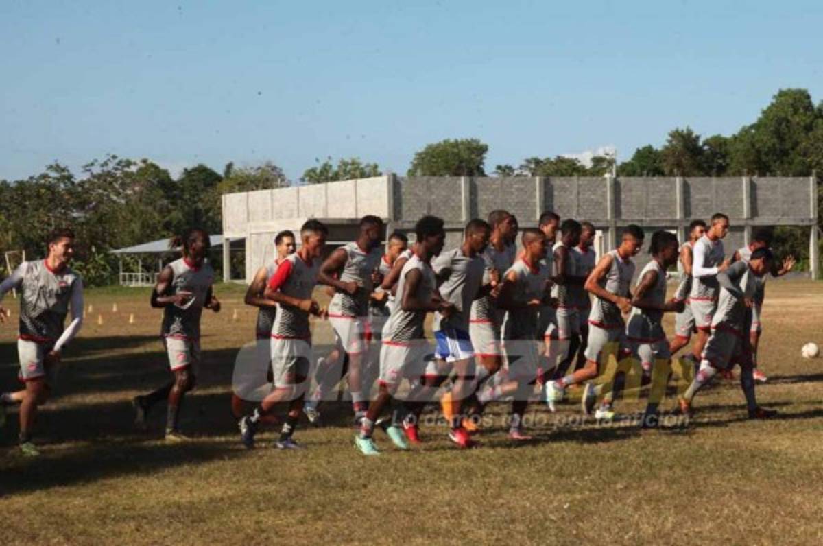 Jugadores del Vida vuelve a sonreír en los entrenamientos