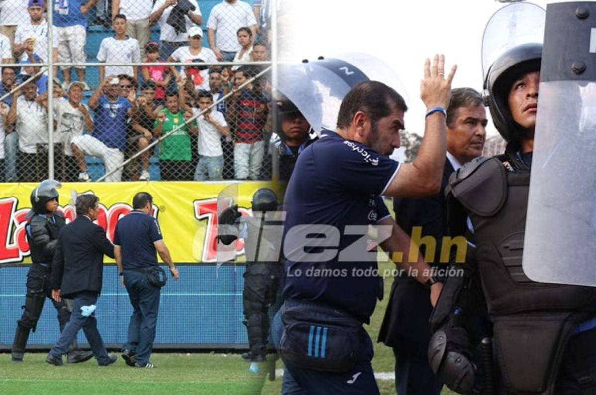 Jorge Luis Pinto fue abucheado y bañado de agua en el Morazán