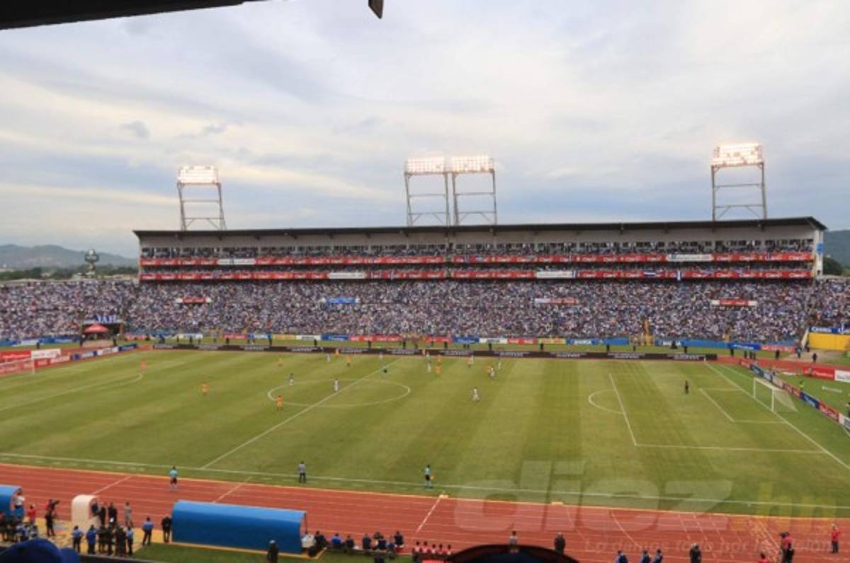 Medio australiano calificó de potrero la cancha del estadio Olímpico