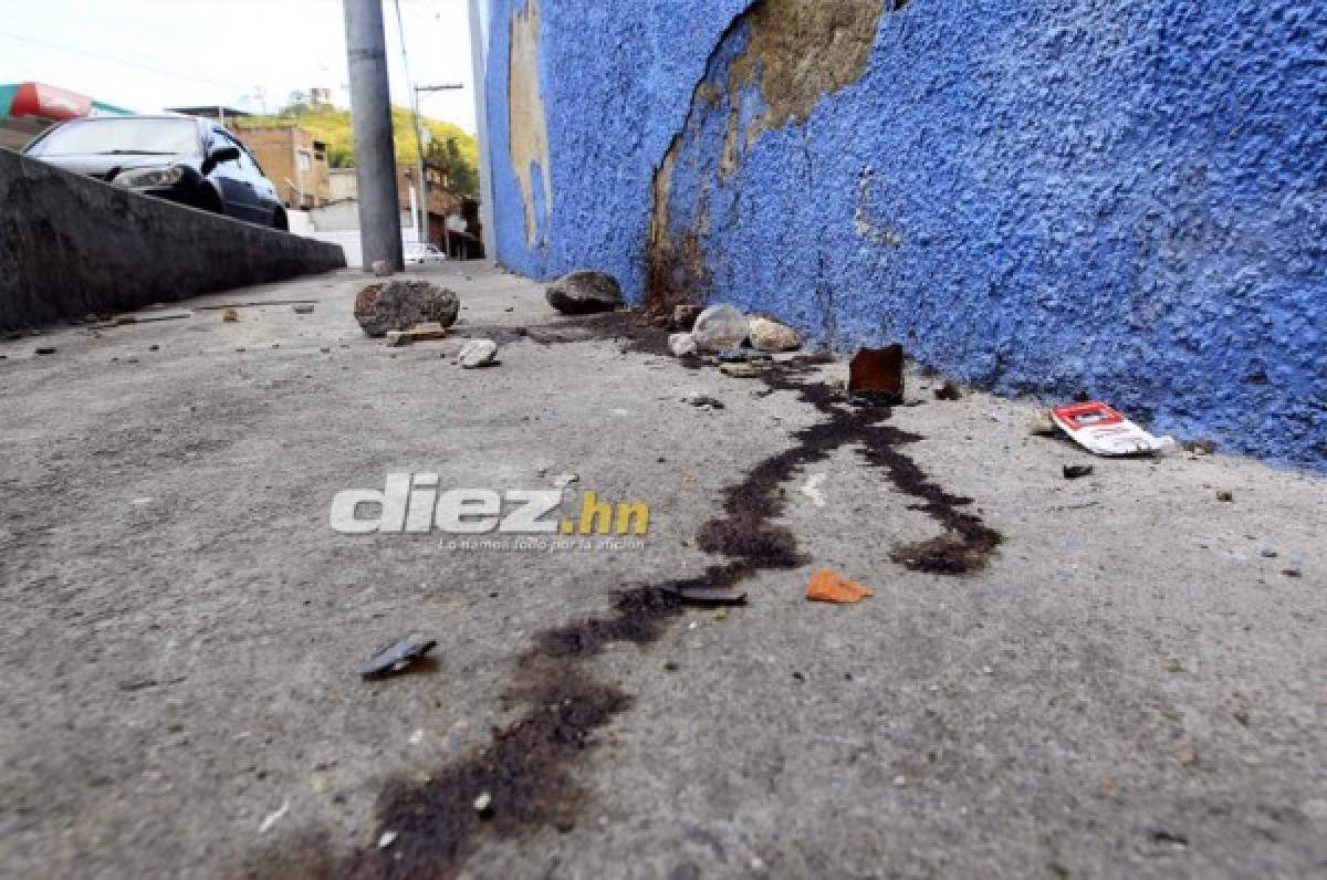 FOTOS: Con piedras llenas de sangre, así luce el estadio Nacional luego de la tragedia