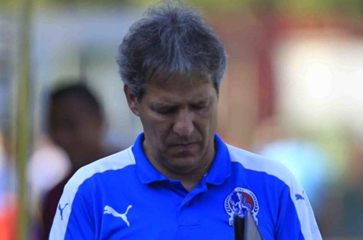 Carlos Restrepo: Sin título, fuera de Champions y un fútbol que aburría