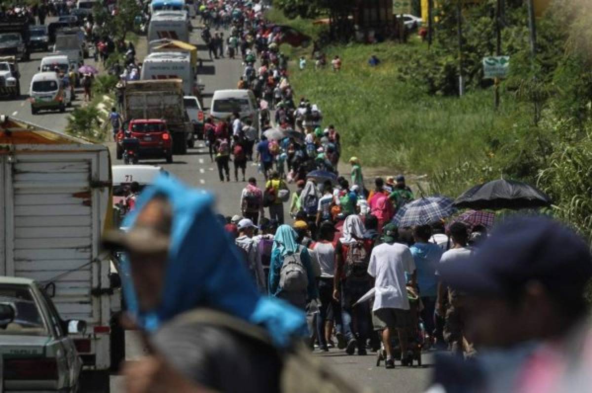 Muere un hondureño en caravana de migrantes en México
