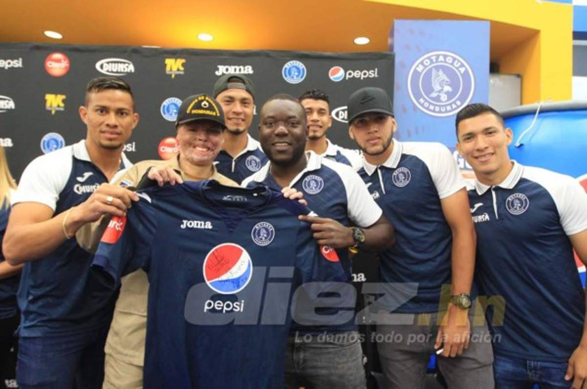 AMBIENTAZO: Eso puso Motagua en la firma de autógrafos previo a la final ante Olimpia