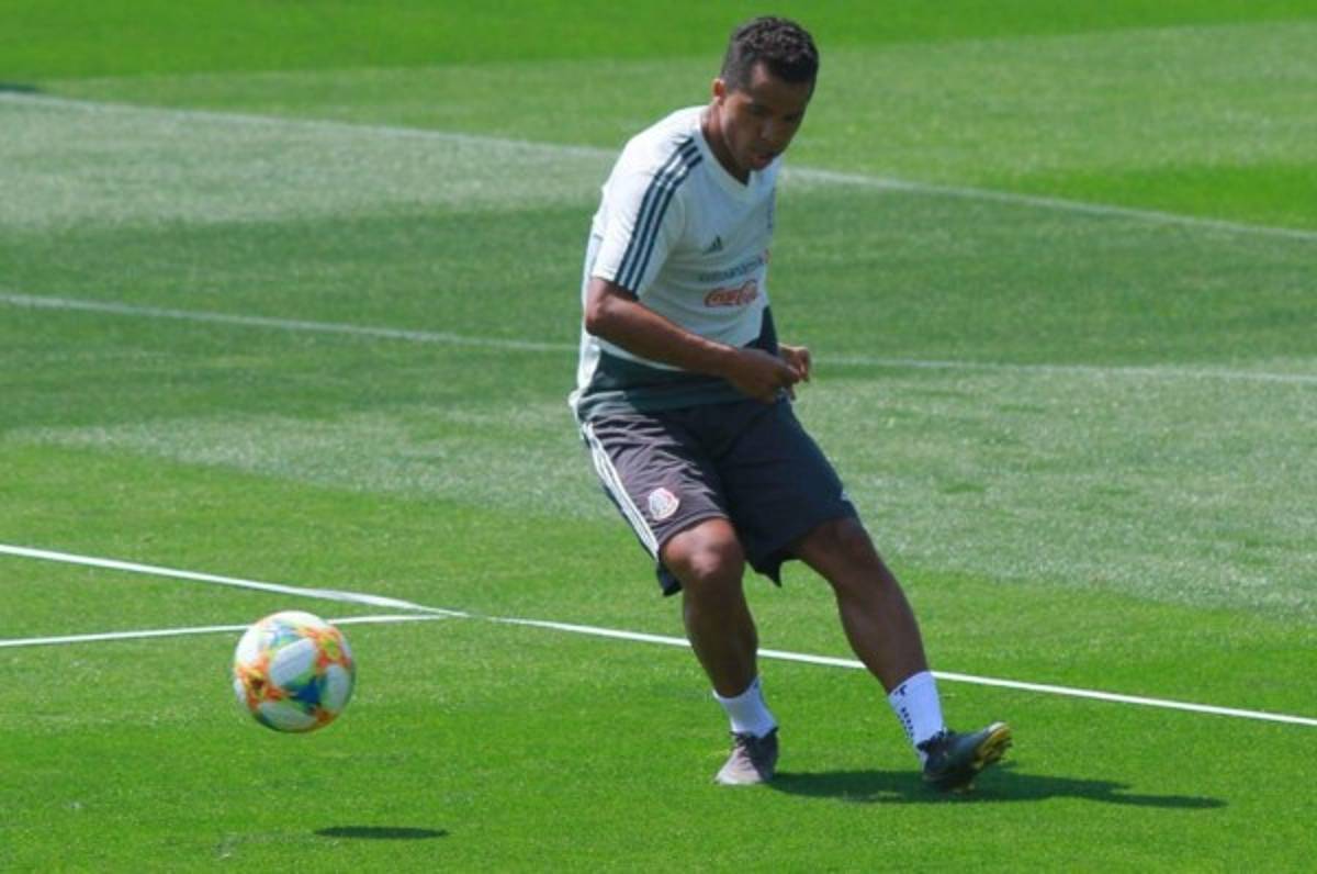 Giovani dos Santos aparece entrenando con la selección de México
