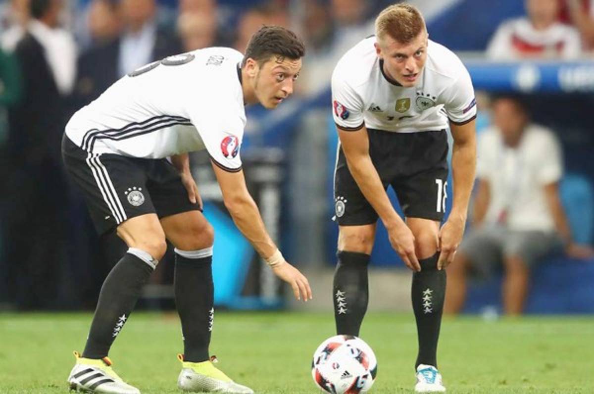 Director de selecciones de Alemania no hubiese llevado a Ozil al Mundial