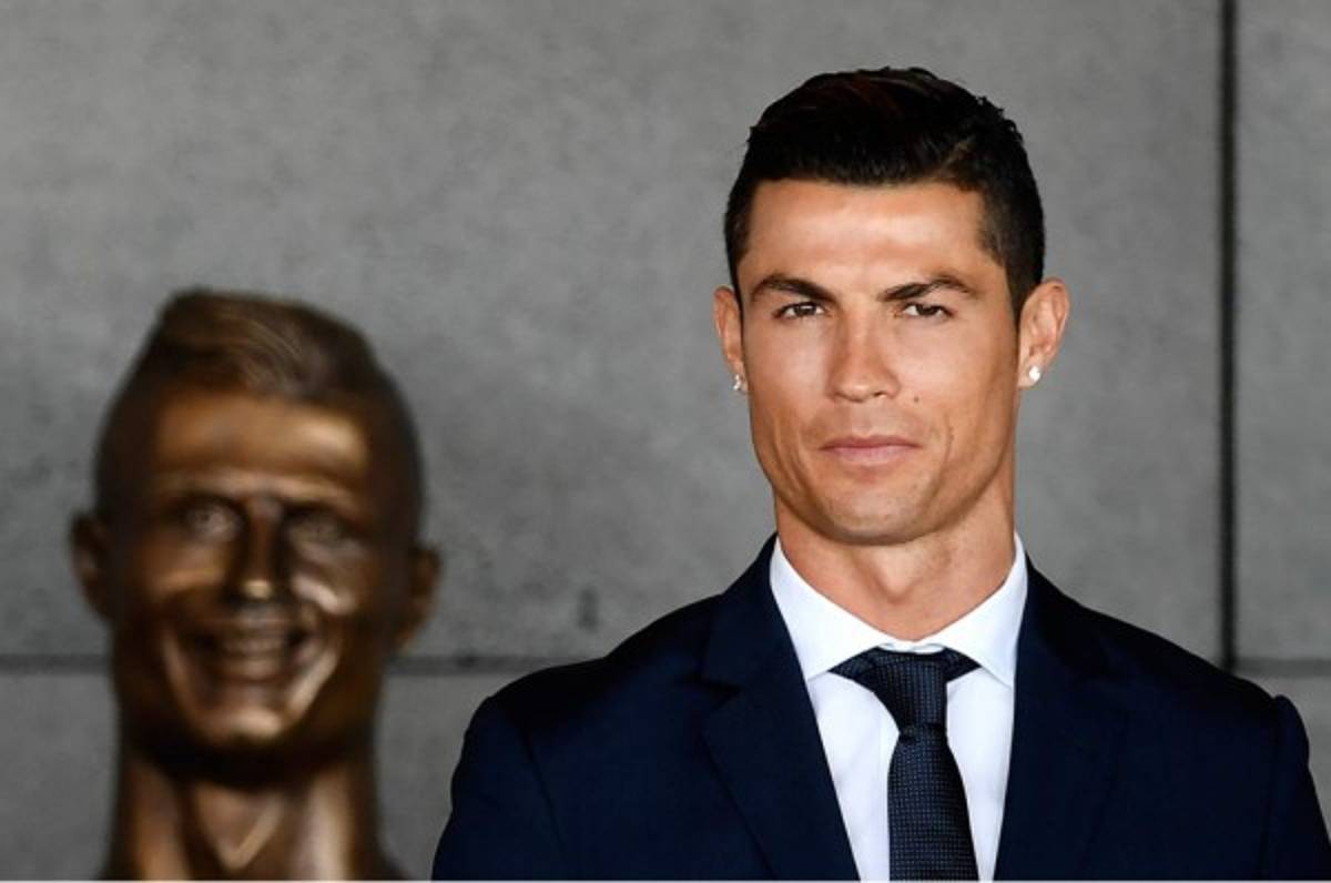 Autor del busto de Cristiano Ronaldo se defiende: 'Le gustó lo que vio'