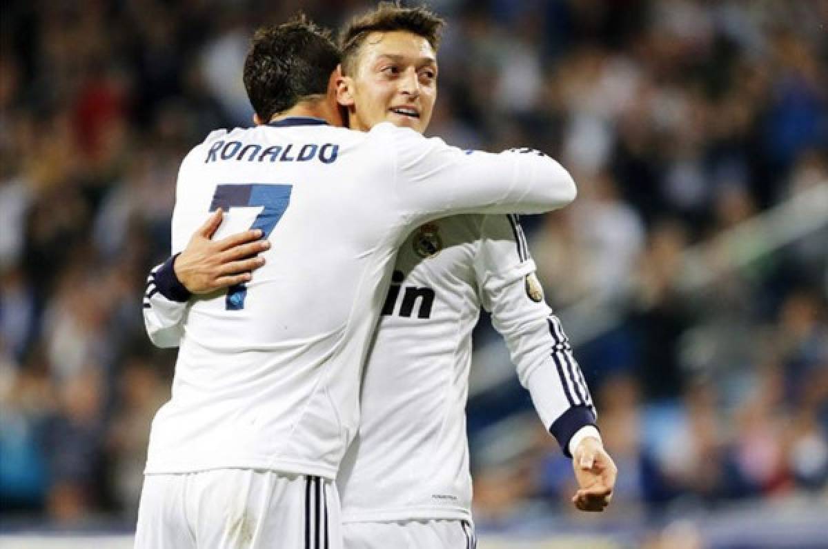 Ozil revela el enfado de Cristiano con el Real Madrid por su venta al Arsenal