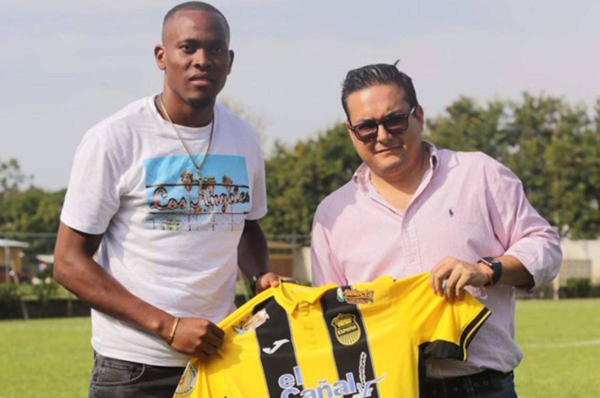Real España presentó al delantero granadino Jamal Charles