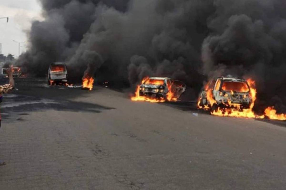 Doce muertos y decenas de casas quemadas tras accidente de camión cisterna en Nigeria