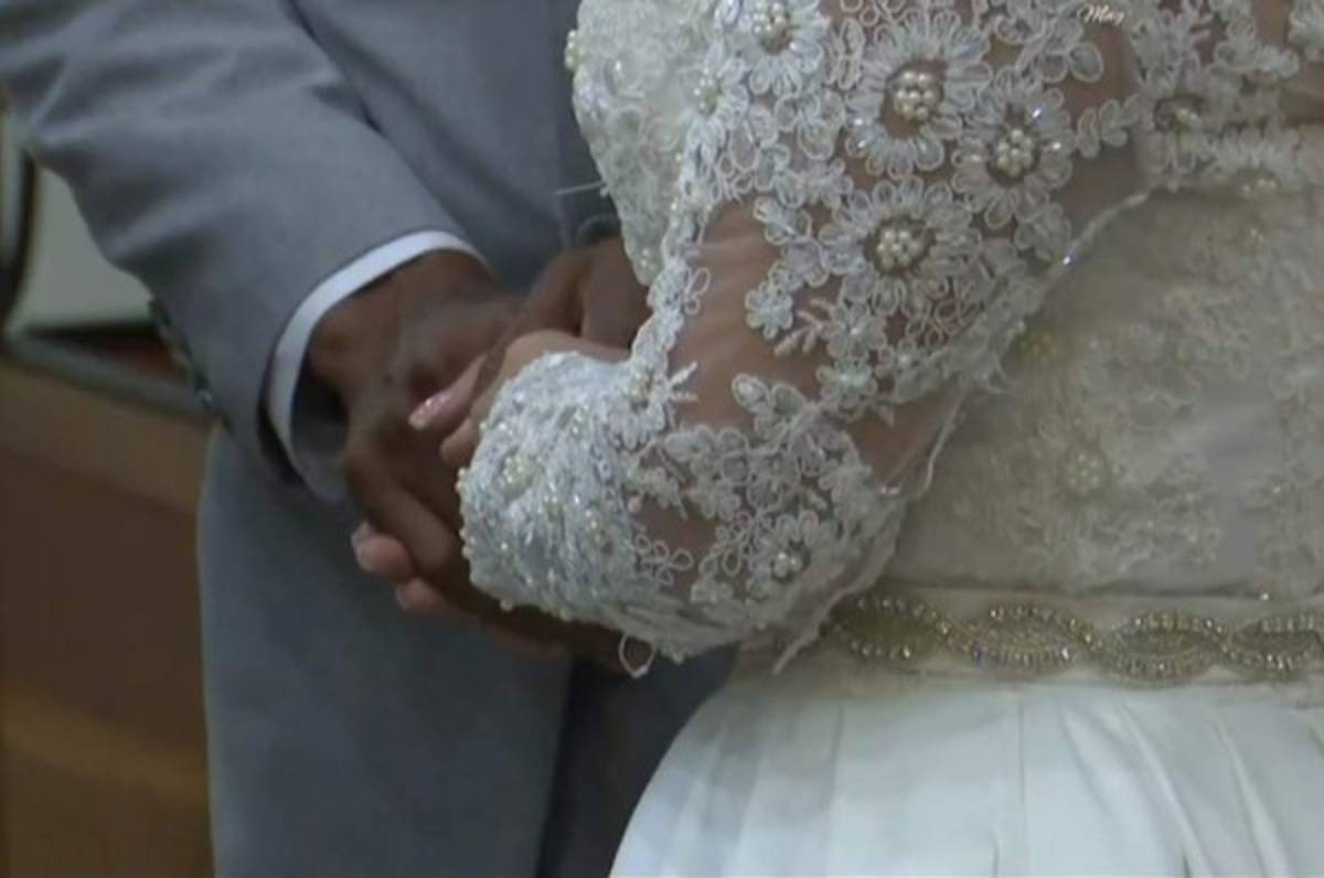 En la intimidad: Así fue la boda eclesiástica entre Carlo Costly y Tita Torres