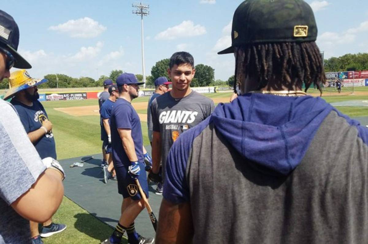 Mauricio Dubón se mantiene en triple A y en septiembre vuelve a Grandes Ligas