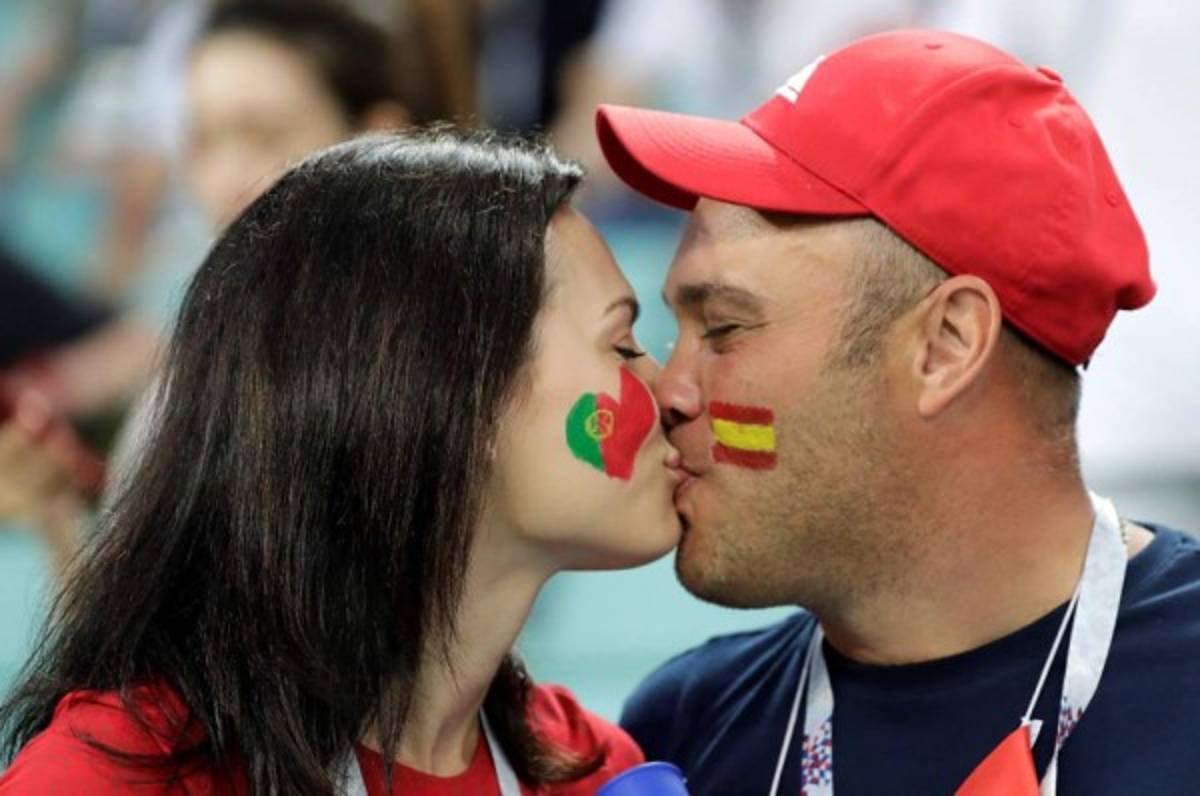 El espectacular ambiente del Portugal - España en Sochi