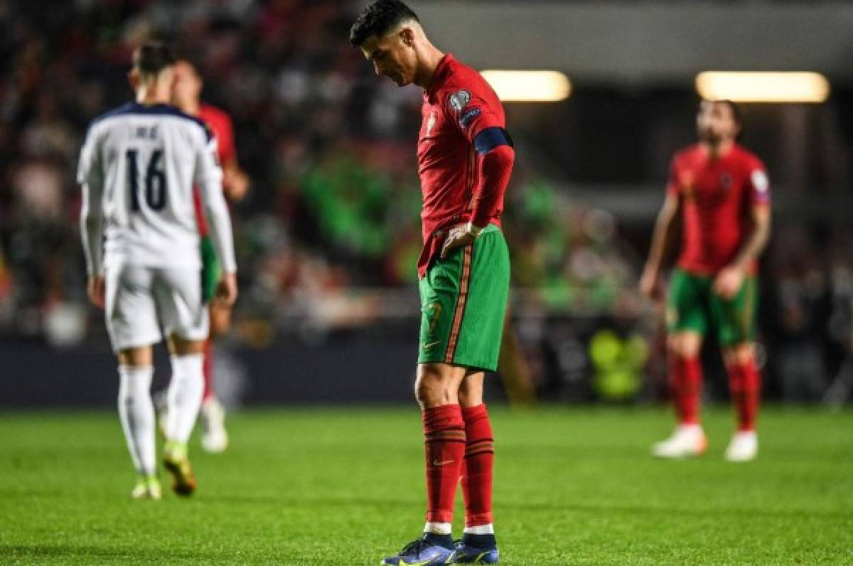 Está hundido: La frustración de Cristiano Ronaldo tras ser enviado al repechaje con Portugal; Serbia silenció Lisboa