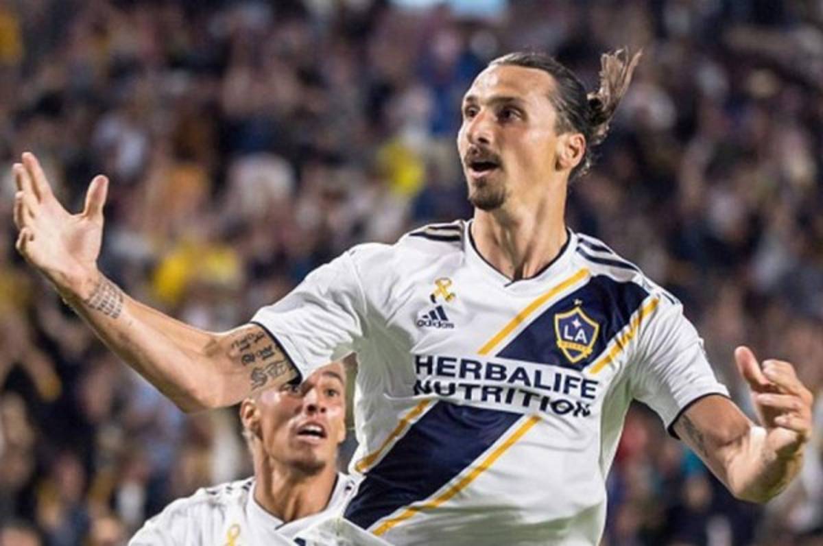Tony Chapron sobre Ibrahimovic: 'Zlatan es un actor en el terreno de juego'