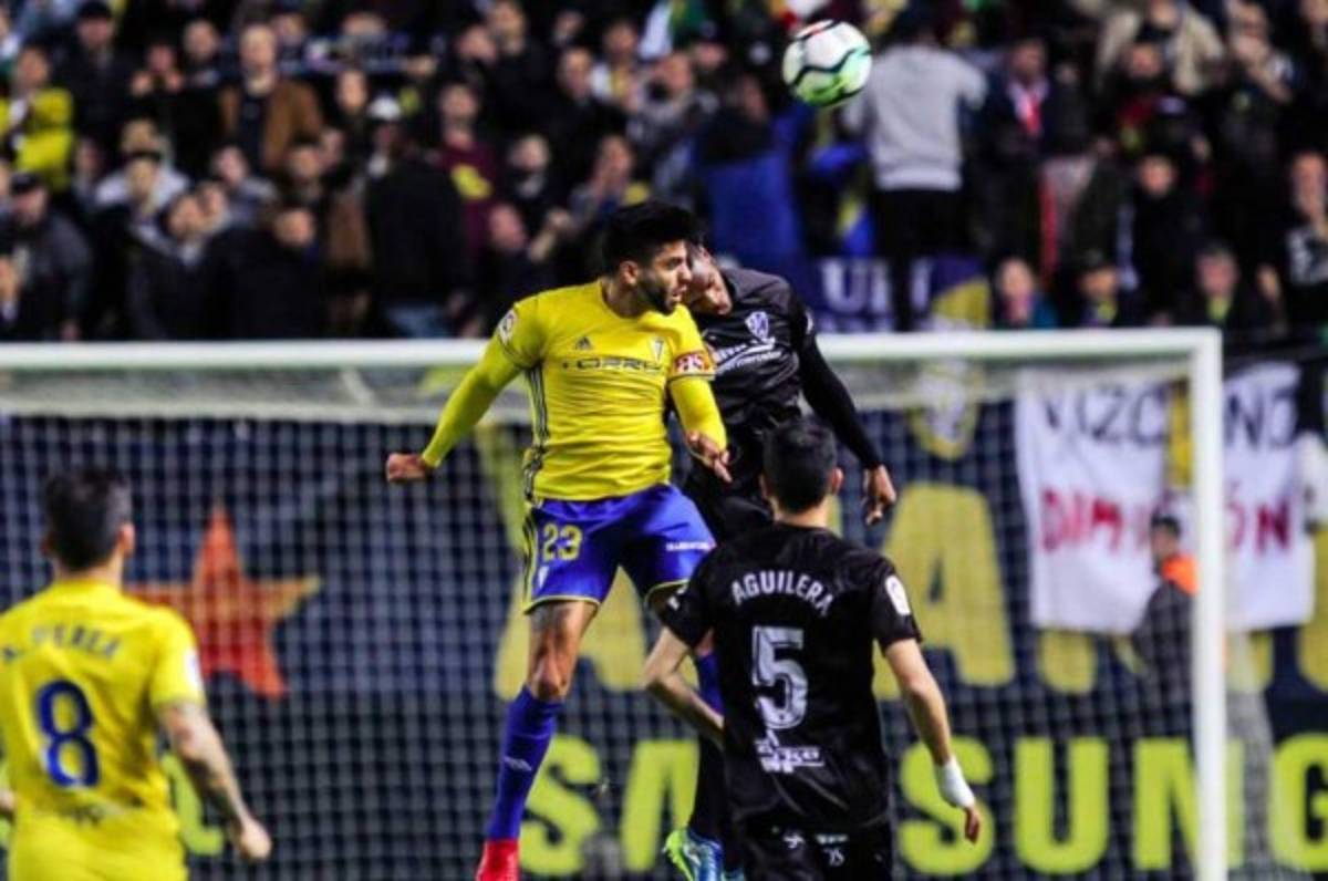 Cádiz y Jona Mejía empatan con Rayo Vallecano y siguen aspirando a ascender directo