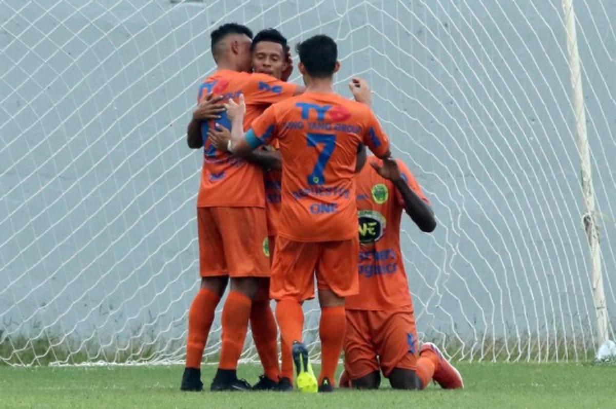 Parrillas One sigue encumbrado en el Ascenso de Honduras