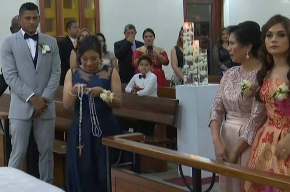 En la intimidad: Así fue la boda eclesiástica entre Carlo Costly y Tita Torres