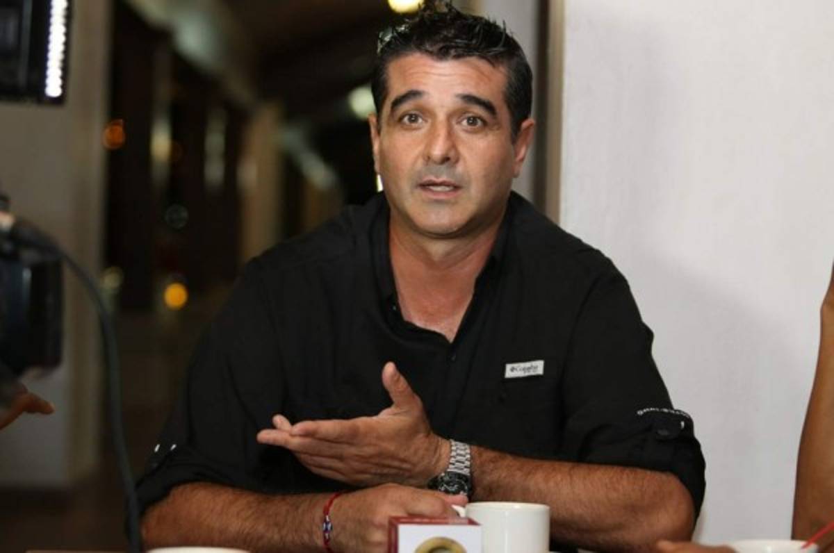 Diego Vázquez: 'Deseo no bajar de los primeros lugares'