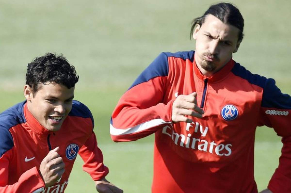 Zlatan Ibrahimovic al brasileño Thiago Silva: ''Si no vas, no firmo''